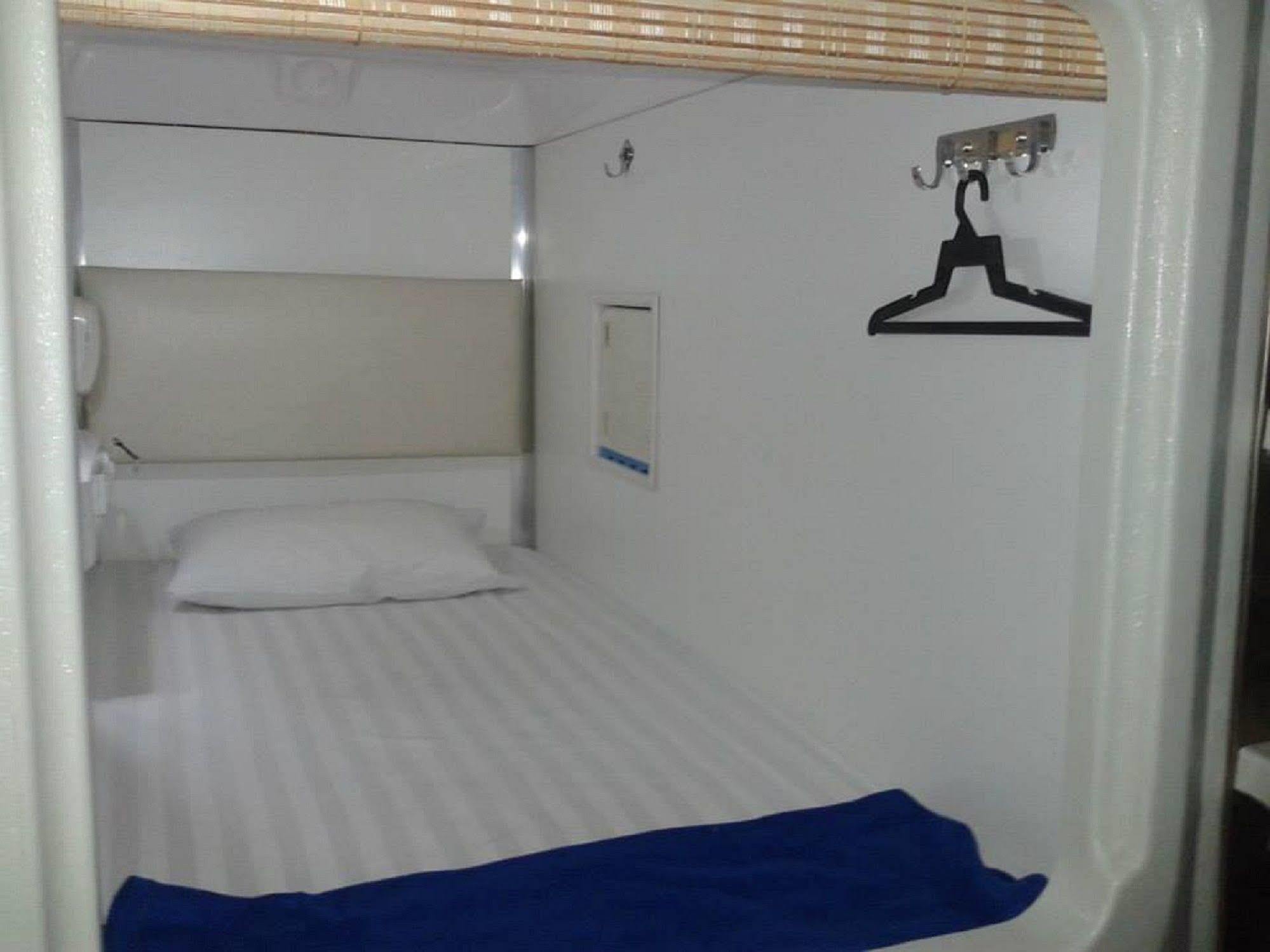 Ufo Capsule Hotel Kuala Lumpur Exterior photo